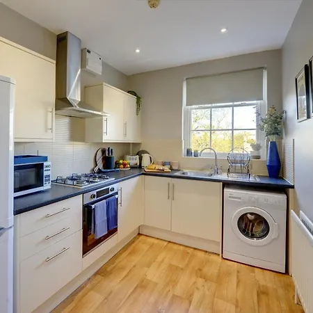 Regency Nest By Spa Town Property - Stylish 3 Bedroom Apartment On 2 Floors, Central Leamington Spa Exterior photo