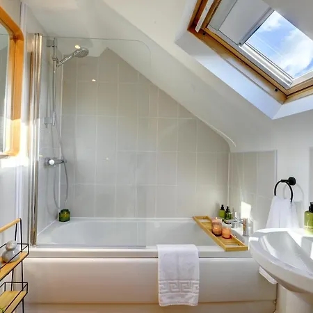 Regency Nest By Spa Town Property - Stylish 3 Bedroom Apartment On 2 Floors, Central Leamington Spa Exterior photo