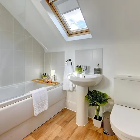 Regency Nest By Spa Town Property - Stylish 3 Bedroom Apartment On 2 Floors, Central Leamington Spa Exterior photo