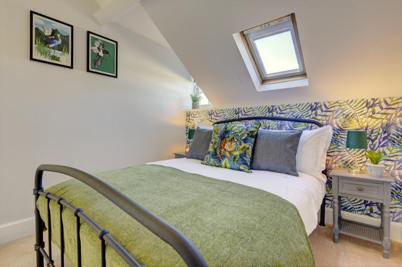Regency Nest By Town - Stylish 3 Bedroom On 2 Floors, Apartment