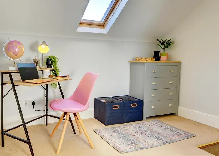 Regency Nest By Spa Town Property - Stylish 3 Bedroom Apartment On 2 Floors, Central Leamington Spa