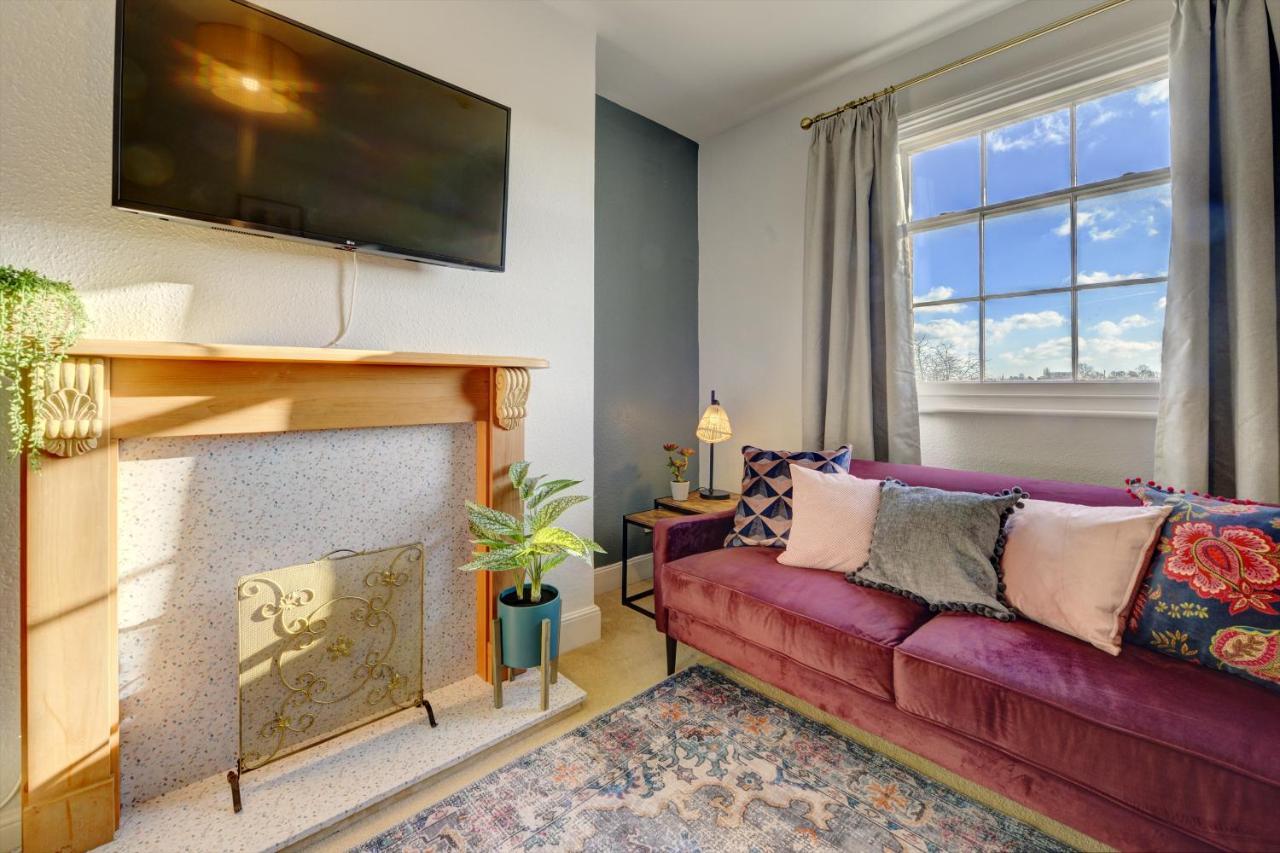 Apartment Regency Nest By Town - Stylish 3 Bedroom On 2 Floors, *