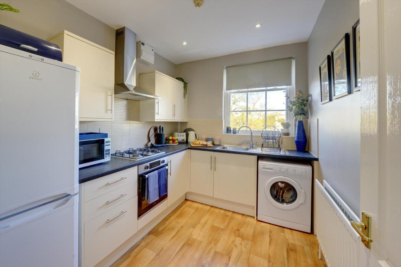 Apartment Regency Nest By Town - Stylish 3 Bedroom On 2 Floors, *