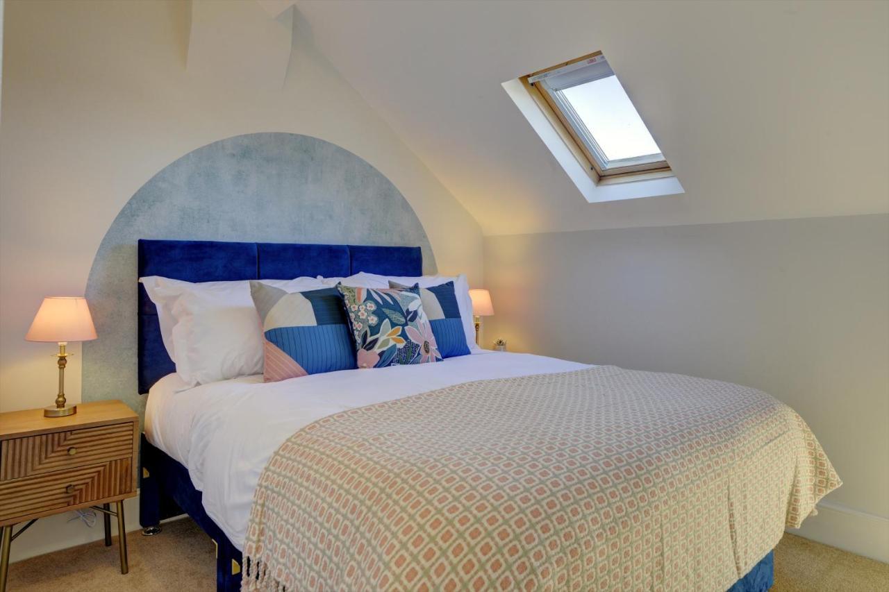 Regency Nest By Town - Stylish 3 Bedroom On 2 Floors,