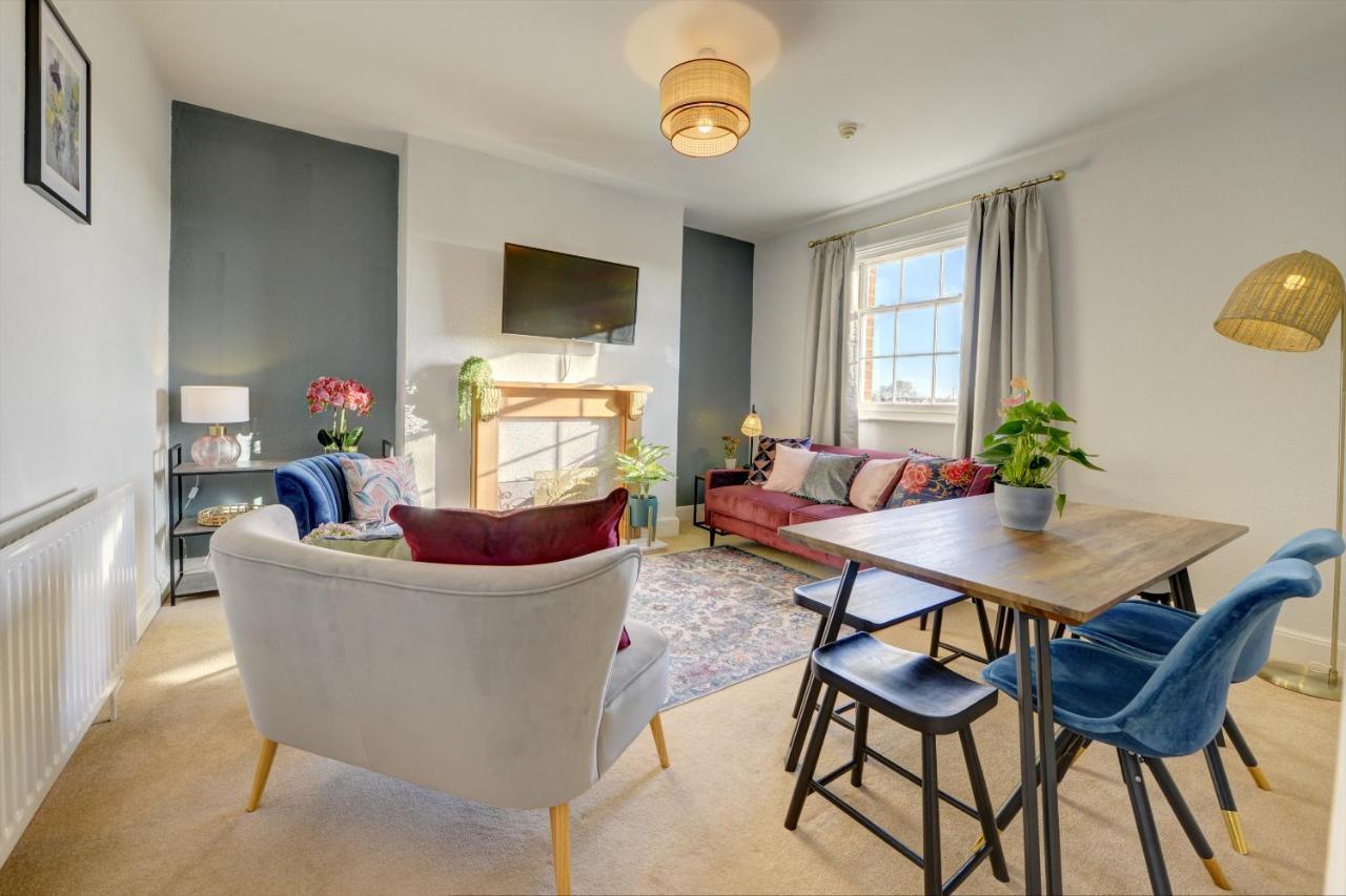Regency Nest By Town - Stylish 3 Bedroom On 2 Floors, Apartment Leamington Spa